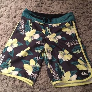 Quicksilver swim shorts with Hawaiian flowers!